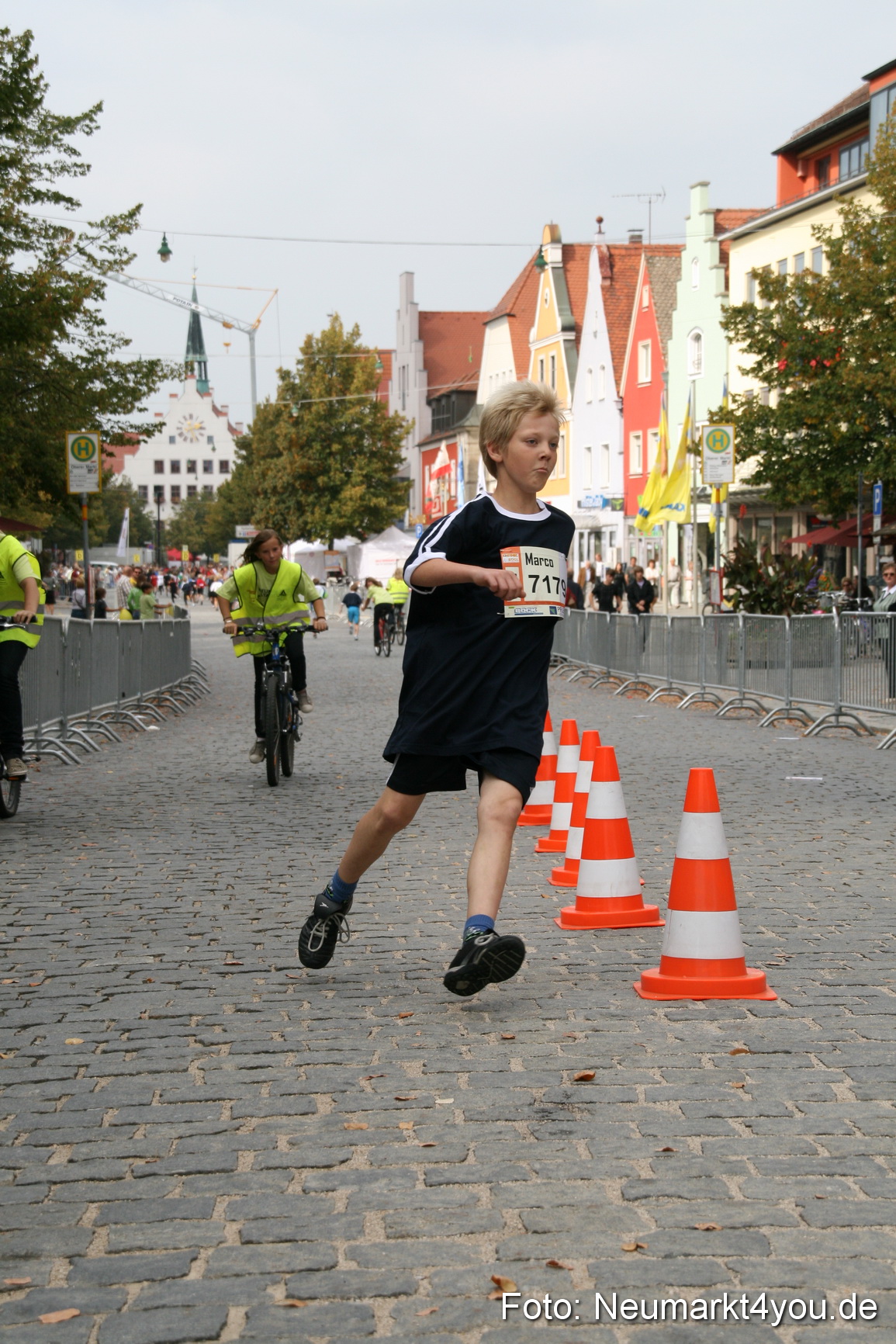 0150 Stadtlauf Neumarkt Bambinilaeufe 200909